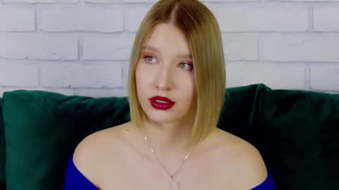 LiliLinn online show from 24, 2, 2025