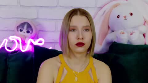 LiliLinn online show from 5, 3, 2025