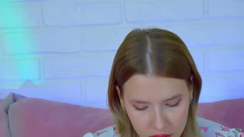 LiliLinn online show from 9, 10, 2025