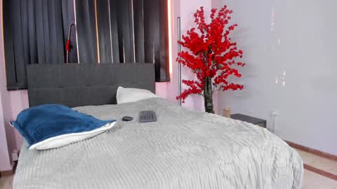 Lili  Marcus online show from 27, 12, 2024