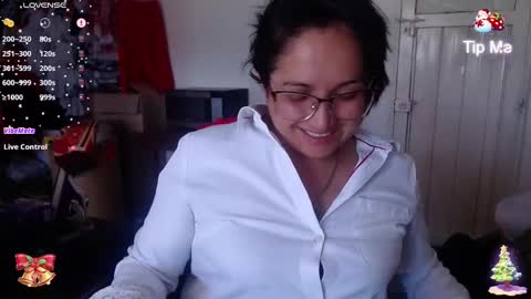 Laura lopez online show from 11, 12, 2024