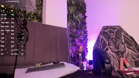 IG soylilith green7   online show from 3, 12, 2025