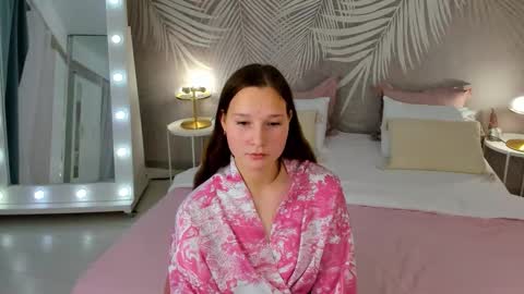 Snapshot of lilithgloww chatting on 14, 11, 2025 lilithgloww online show from 14, 11, 2025