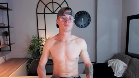 Snapshot of liljames_ chatting on 23, 10, 2025 Lil James online show from 23, 10, 2025