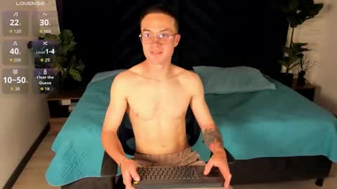 Snapshot of liljames_ chatting on 12, 11, 2025 Lil James online show from 12, 11, 2025