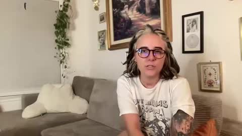 lilldaddysgirl online show from 3, 10, 2025