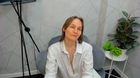 lillian_white1 online show from 11, 3, 2025