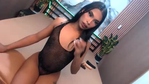Snapshot of lilliana_emerald chatting on 8, 11, 2025 Lilianna online show from 8, 11, 2025
