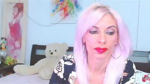 Snapshot of lillianasara chatting on 13, 10, 2025 Lara online show from 13, 10, 2025