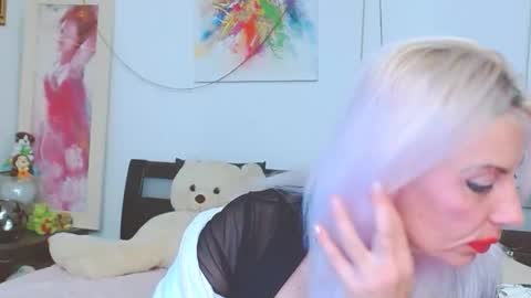 Snapshot of lillianasara chatting on 1, 11, 2025 Lara online show from 1, 11, 2025