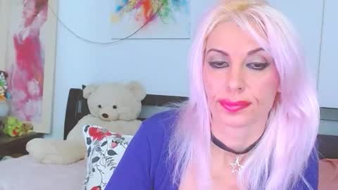 Snapshot of lillianasara chatting on 9, 11, 2025 Lara online show from 9, 11, 2025