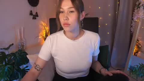 Lilian online show from 8, 10, 2025
