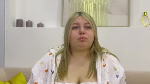 LillianHaig online show from 22, 12, 2024