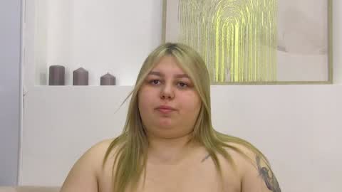 LillianHaig online show from 23, 12, 2024