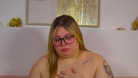 Snapshot of lillianhaig chatting on 2, 3, 2026 LillianHaig online show from 2, 3, 2026