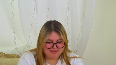 Snapshot of lillianhaig chatting on 13, 3, 2026 LillianHaig online show from 13, 3, 2026