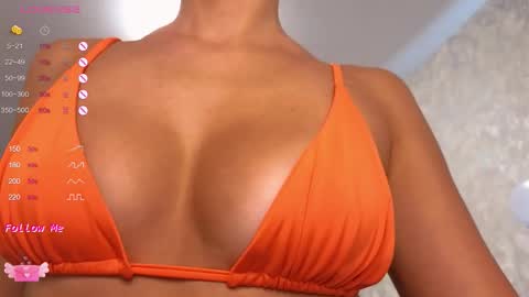 Snapshot of lilliasweety chatting on 14, 10, 2025 Lara Angel online show from 14, 10, 2025