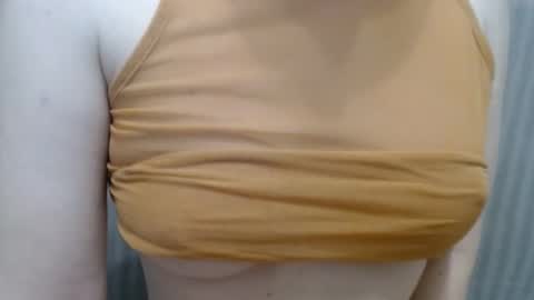 Snapshot of lillkit chatting on 5, 2, 2025 Lilu online show from 5, 2, 2025