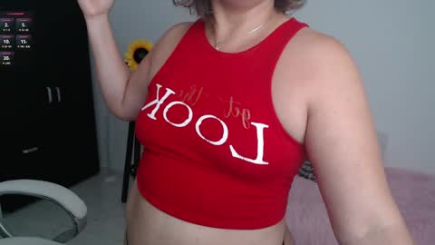 Snapshot of lilly_milf chatting on 11, 2, 2025 Lilly online show from 11, 2, 2025