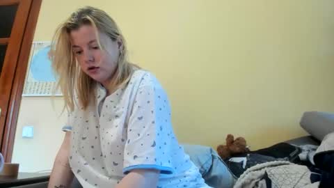 Snapshot of lillydepp chatting on 21, 10, 2025 Lilly Depp online show from 21, 10, 2025