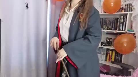 LillyFan X online show from 25, 10, 2025