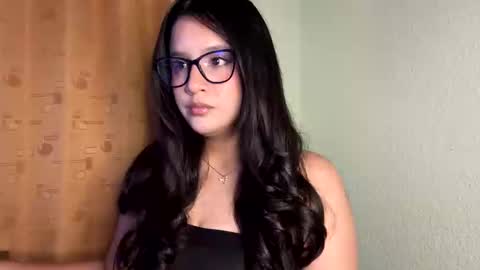 lilprincessxoxo_ online show from 28, 1, 2025