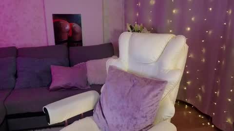 Lilu online show from 10, 3, 2025