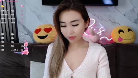 Lily online show from 6, 2, 2025