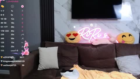 Lily online show from 12, 2, 2025