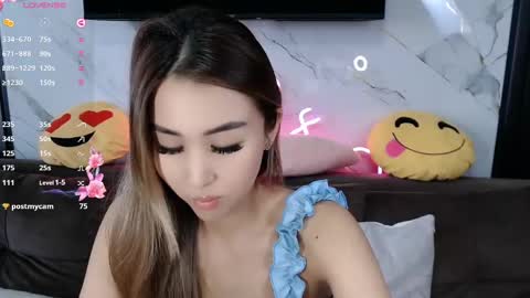 Lily online show from 6, 3, 2025