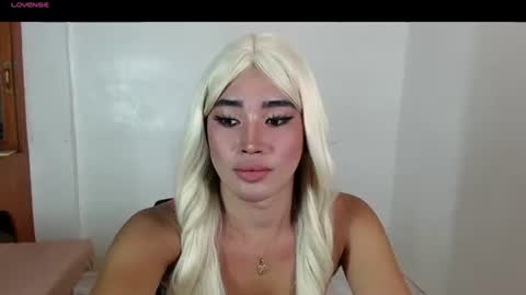 Lily Darling online show from 23, 10, 2025