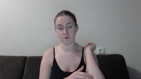 lily_love_x online show from 27, 1, 2025