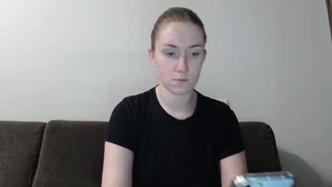 lily_love_x online show from 5, 2, 2025