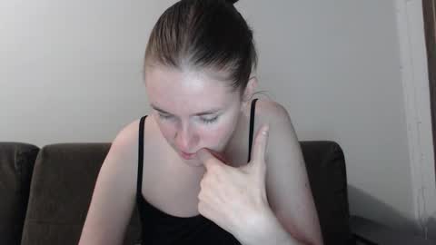 lily_love_x online show from 2, 10, 2025