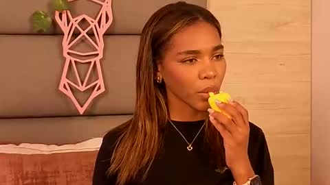 Lily Miiller online show from 26, 10, 2025