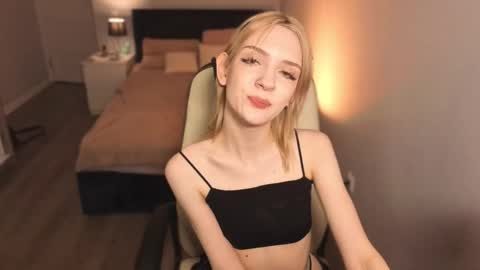 Snapshot of lily_moony chatting on 7, 3, 2026 Lily online show from 7, 3, 2026