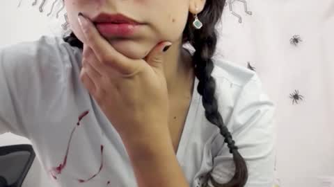 Lily Roberts online show from 12, 10, 2025