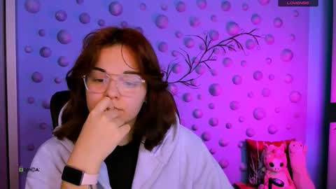 ur Lily  online show from 3, 2, 2026