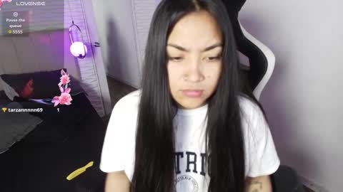 lily_waist online show from 11, 11, 2025