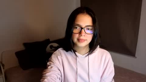 Snapshot of lilypanda chatting on 5, 11, 2025 LillyPanda online show from 5, 11, 2025