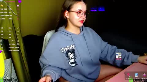 Lily online show from 10, 11, 2025