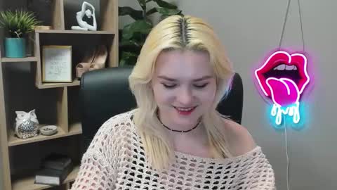 Lily online show from 3, 3, 2026