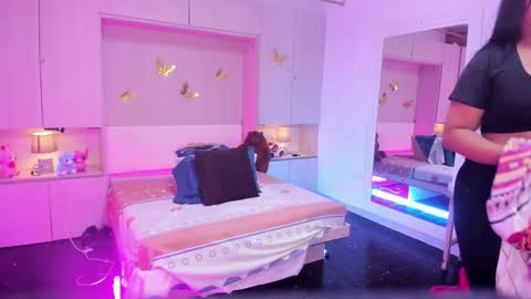 lilywhitee1 online show from 16, 1, 2026