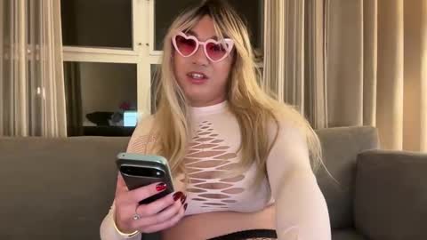 lilyxoxoxo online show from 8, 2, 2026