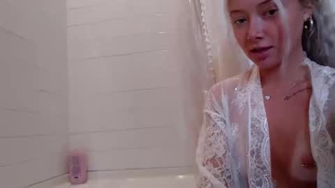 Lily Monroe online show from 21, 9, 2025