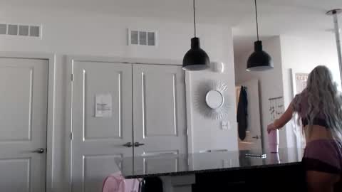 Snapshot of lilyyymonroee chatting on 16, 10, 2025 Lily Monroe online show from 16, 10, 2025