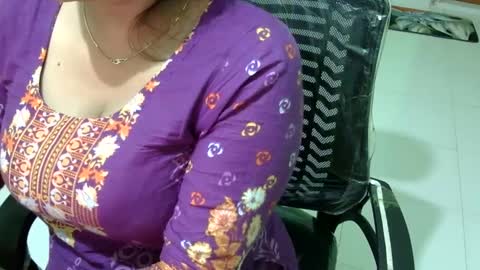 limaakter246618 online show from 13, 1, 2025