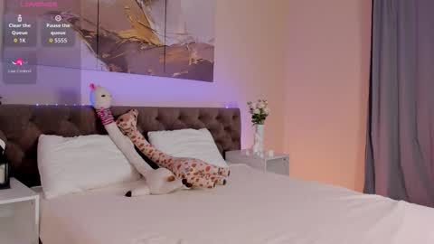 Lina blueeyed    GMT3 1100-1700 Mon Wed Thu Sat Sun online show from 20, 11, 2025