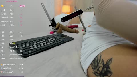Snapshot of lina_garcia chatting on 27, 12, 2024   online show from 27, 12, 2024