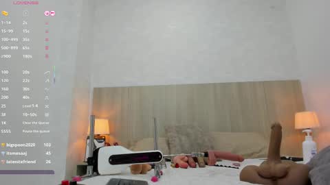 Snapshot of lina_garcia chatting on 12, 3, 2025   online show from 12, 3, 2025